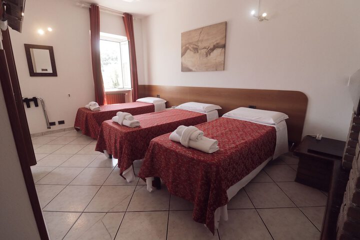 Room 8 of 34