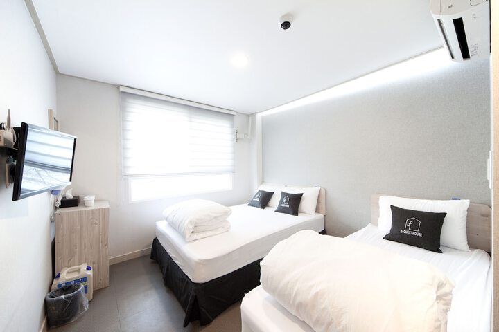 Room 14 of 34