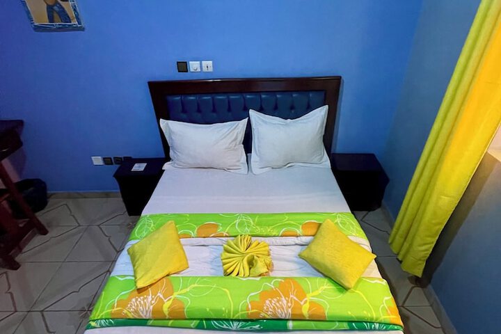 Room 35 of 118