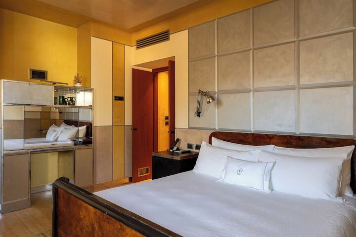 Room 45 of 119
