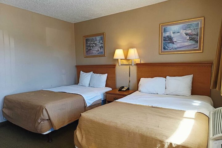 Basic 2 Double Beds (6 of 9)