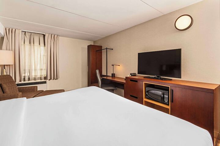 Room 11 of 53