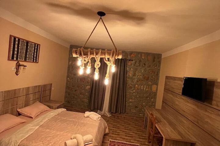 Room 4 of 20