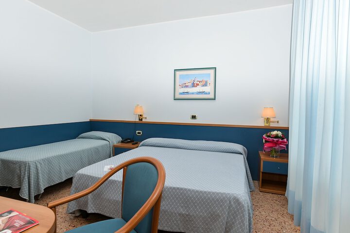 Room 19 of 38