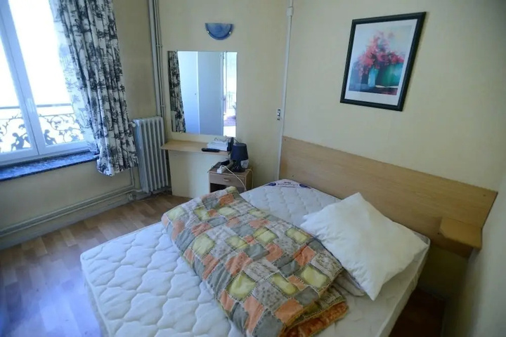 Room 3 of 11