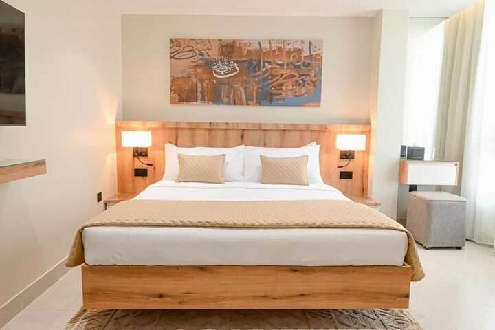 Room 3 of 10
