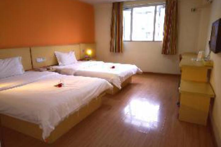Room 3 of 5