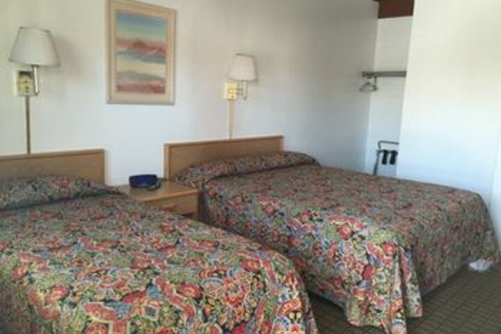 Room 7 of 11
