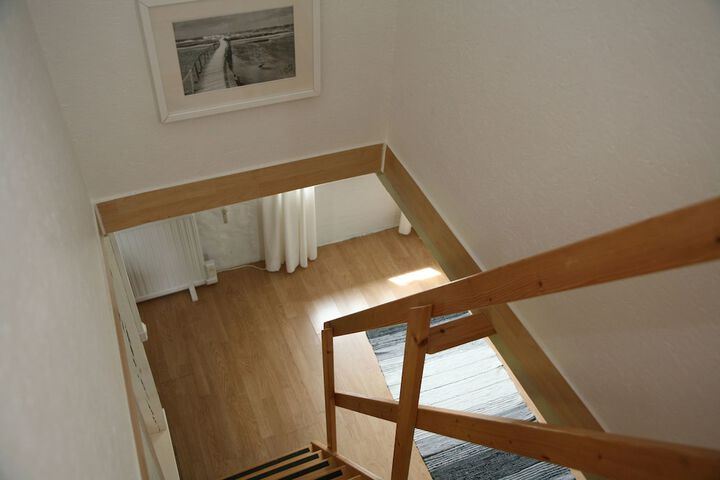 Room 2 of 189