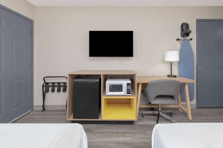 Room 14 of 46