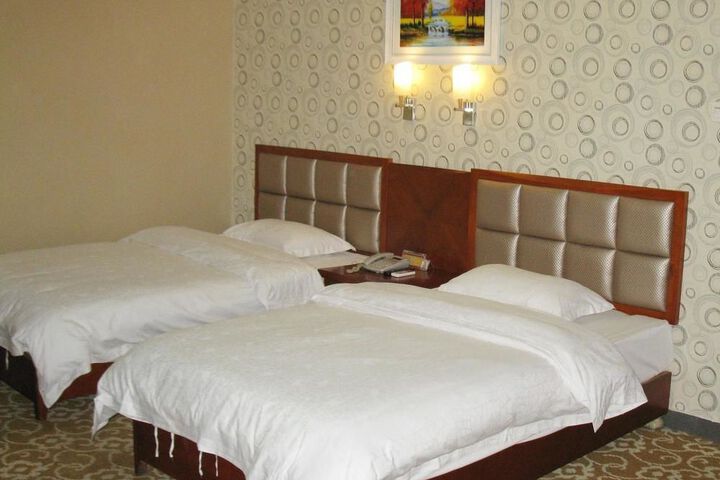 Room 12 of 41