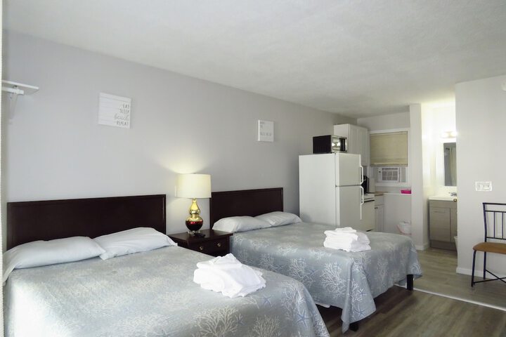 Room 10 of 77