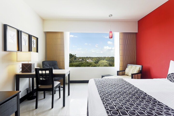 Room 12 of 213