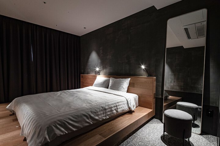 Room 6 of 87