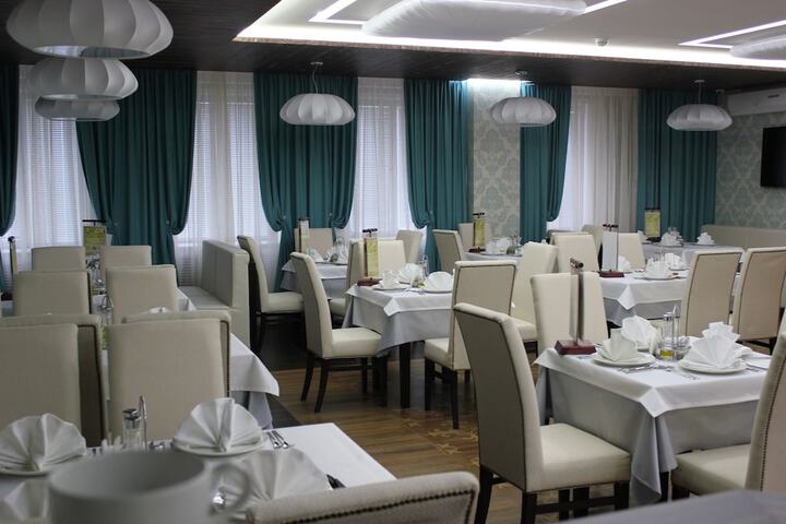 Dining 74 of 108