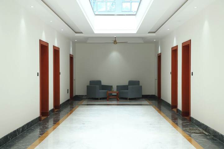 Ballroom/Hall 41 of 42