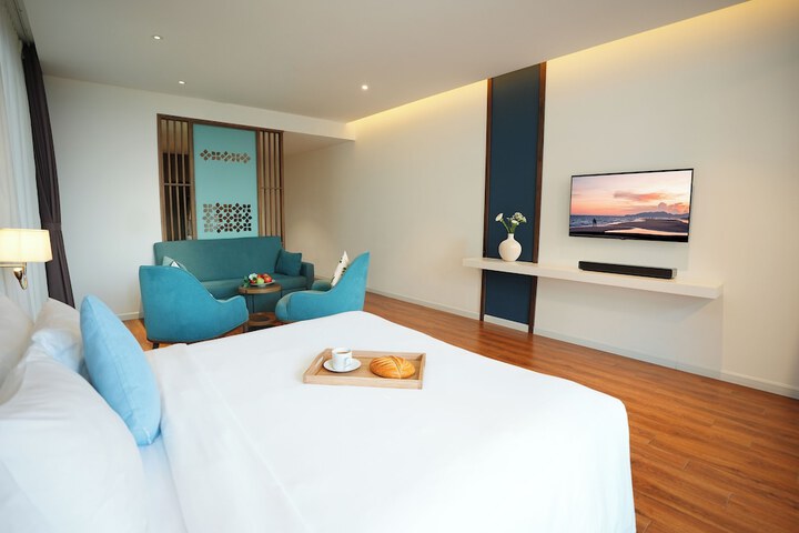 Room 10 of 165
