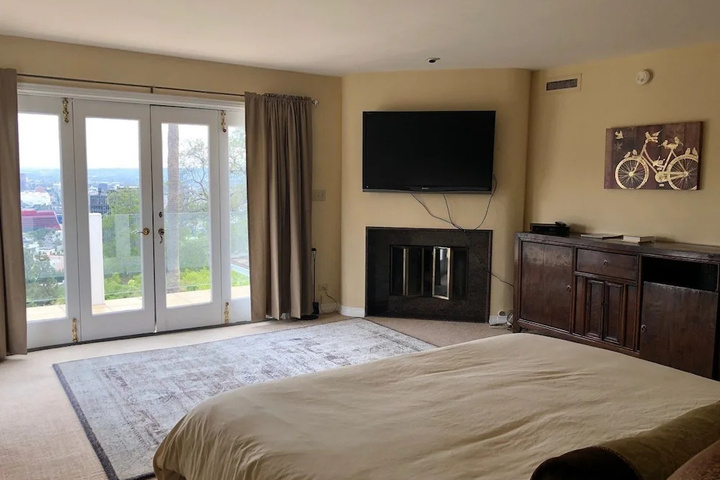 Room 5 of 22