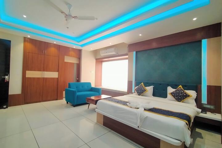 Room 11 of 29