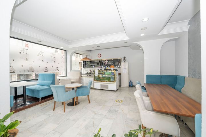 Entrance & Lobby