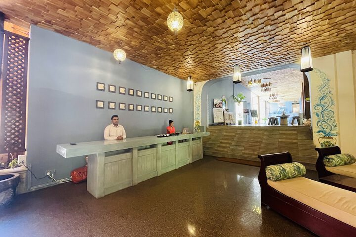 Business Center 70 of 87