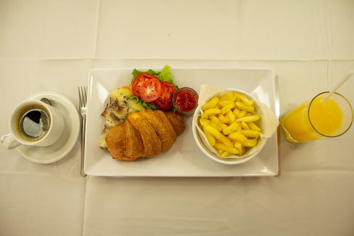 Breakfast/Coffee Service 29 of 46