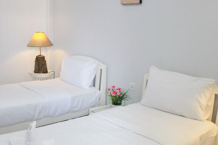 Room 10 of 68