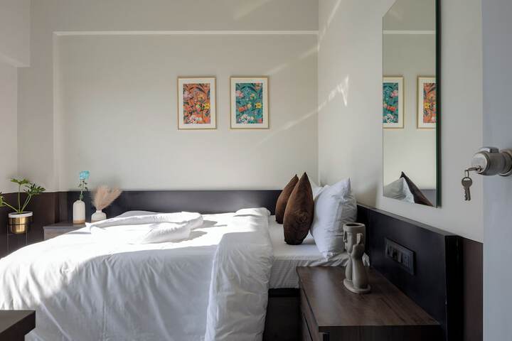 Room 13 of 27