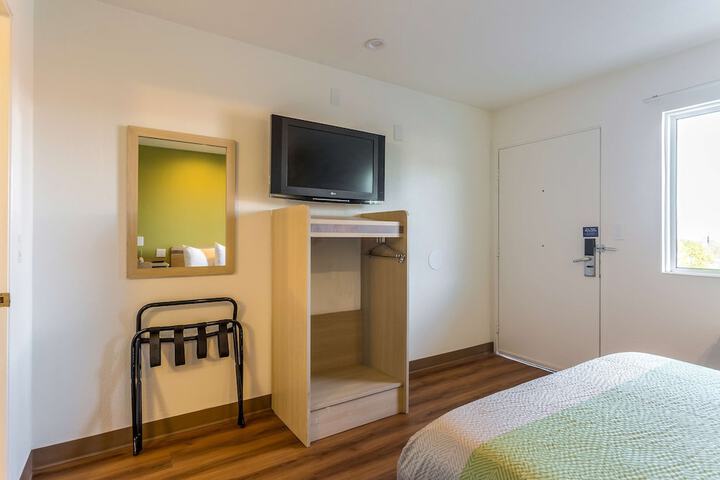 Room 13 of 29