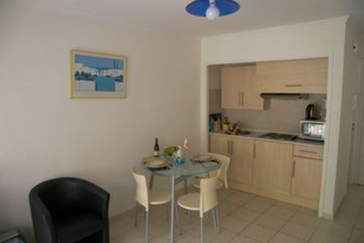 Room 14 of 25