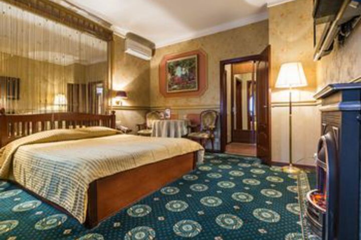 Room 15 of 50