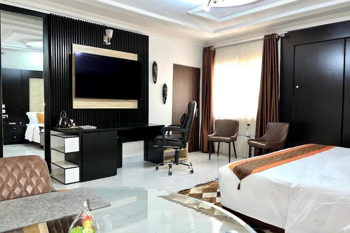 Room 2 of 50