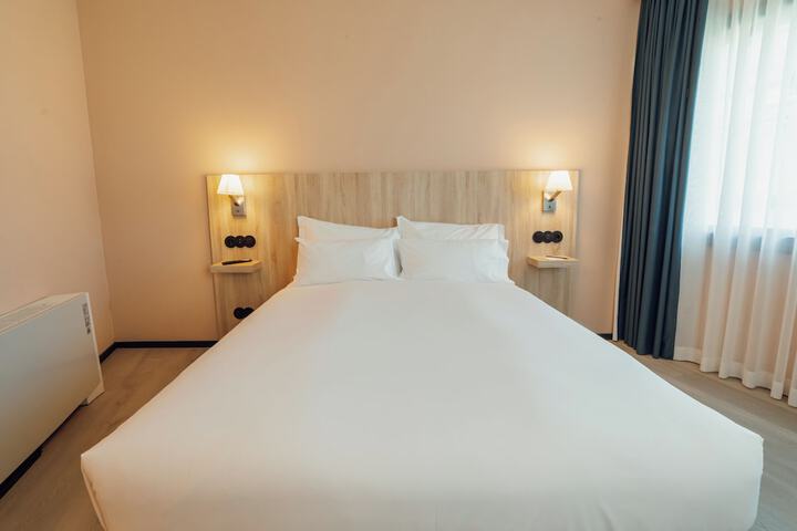 Room 21 of 46