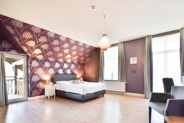 Room 10 of 35
