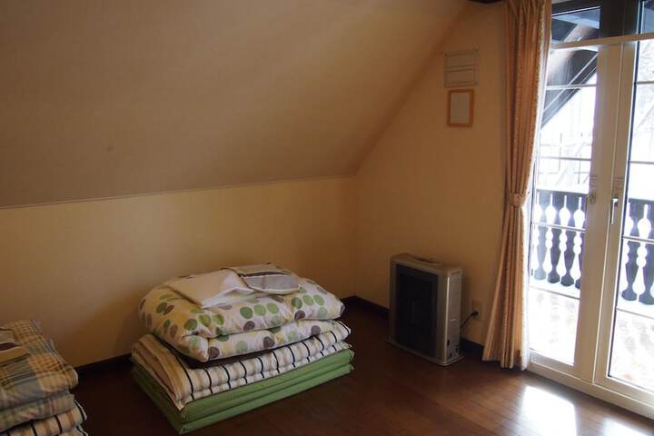 Room 10 of 46