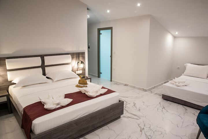 Room 32 of 122