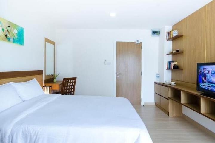 Room 16 of 42