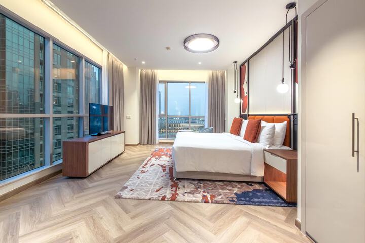 Room 35 of 179