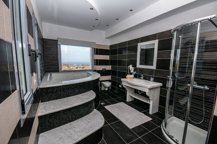 Room 16 of 31