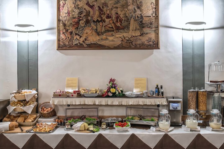 Breakfast/Coffee Service 60 of 83