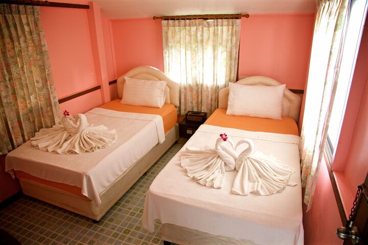Room 27 of 61