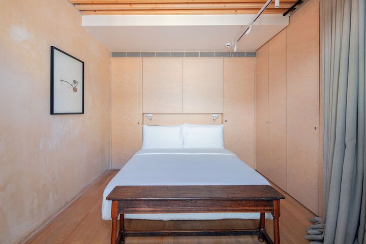 Room 2 of 22