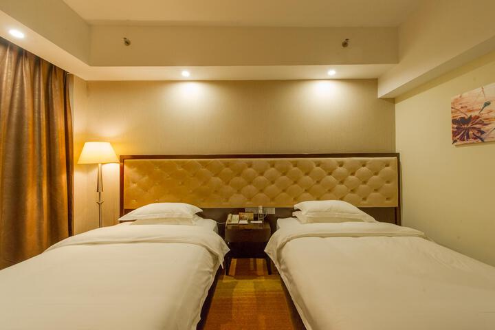 Room 5 of 27