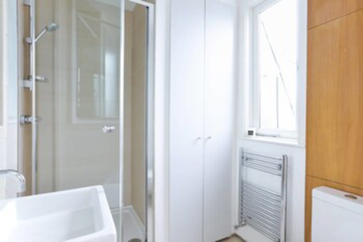 Room 8 of 35