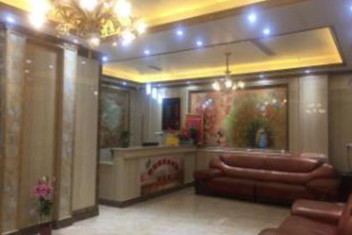 Logistics Park Business Hotel (Jinzhai Dabieshan Logistics Park Branch)