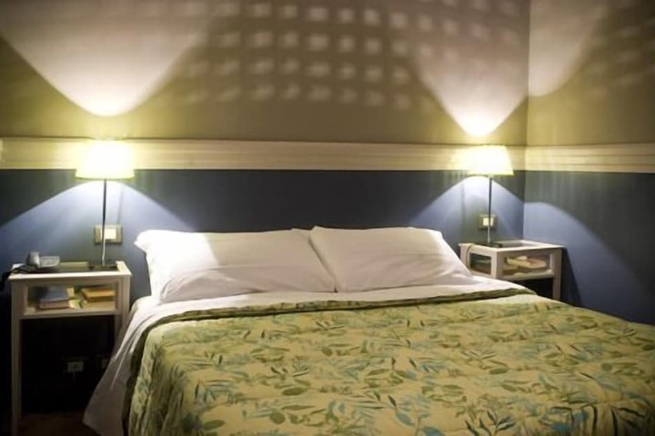 Hotel Colombo in Genoa