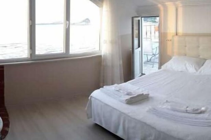 Room 4 of 30