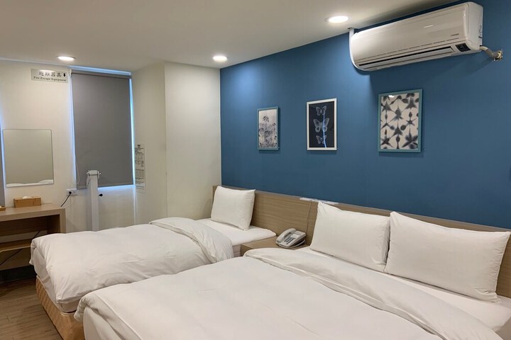 Room 5 of 31