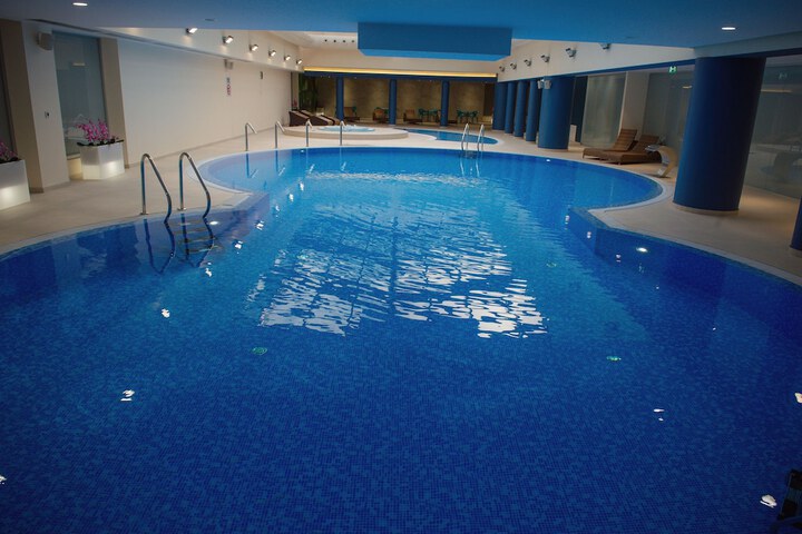 Pool 82 of 146