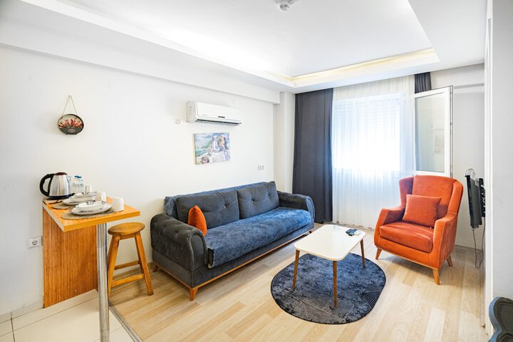 Room 3 of 20